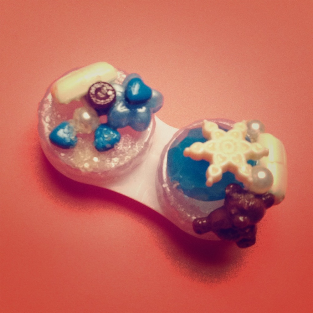 Winter Kawaii~ Eye Contact Case 💖💙🌀